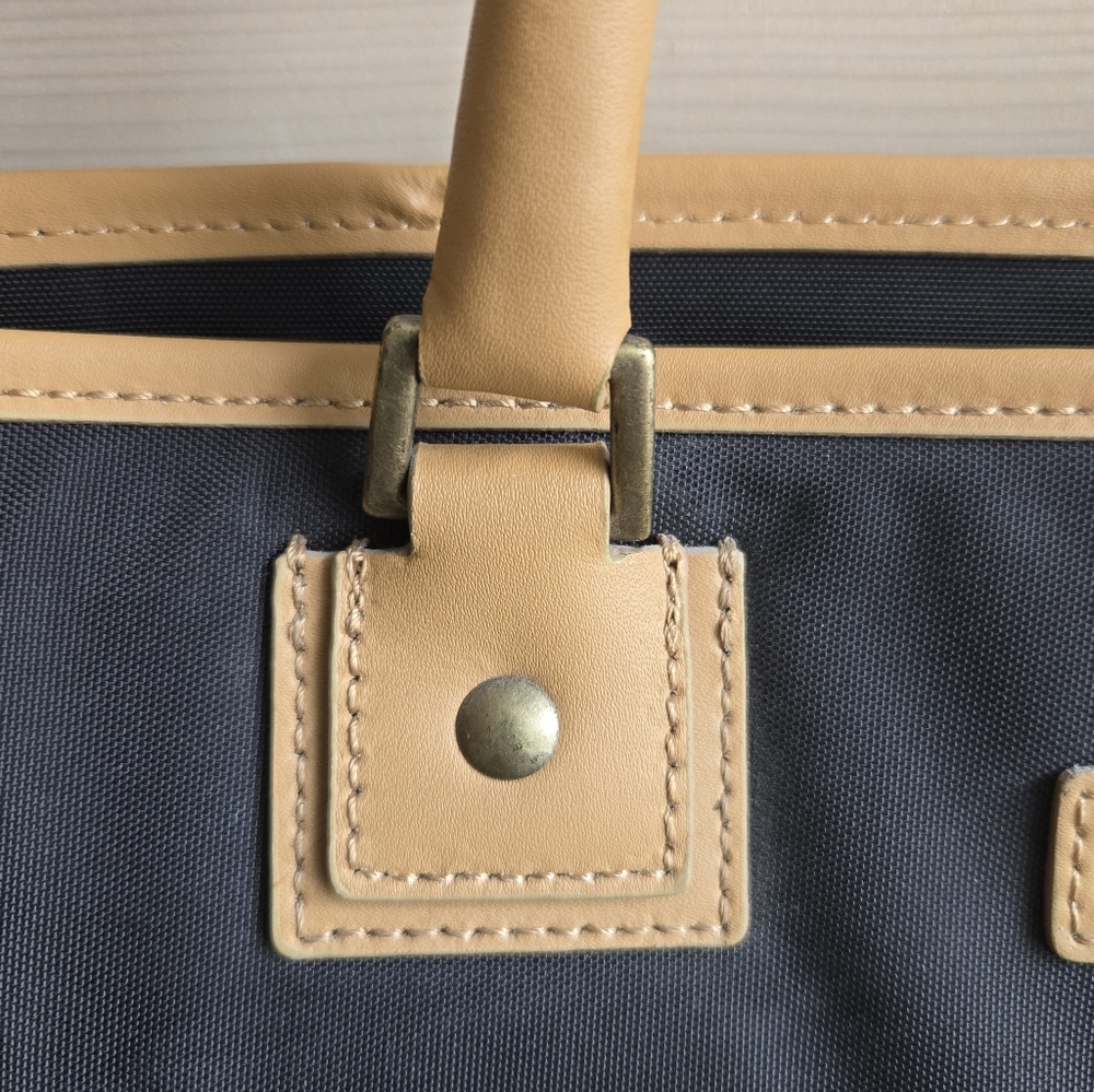 Hartmann Canvas And Leather Zippered Tote - Picture 4 of 11